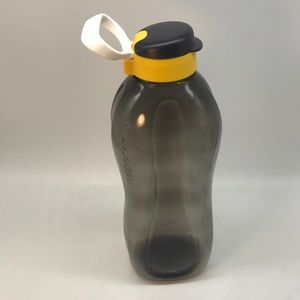New Tupperware Fridge Water Bottle 2 Liter